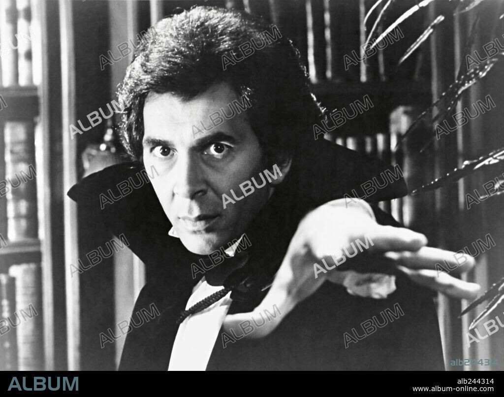 FRANK LANGELLA en DRACULA, 1979, dirigida por JOHN BADHAM. Copyright UNIVERSAL PICTURES.