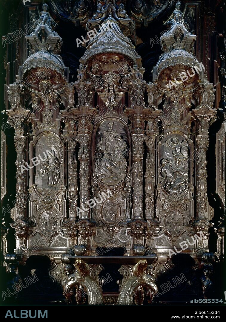 PEDRO DUQUE CORNEJO (1678-1757). SILLERIA DEL CORO DE LA CATEDRAL DE CORDOBA - DETALLE DE LA SILLA DEL PRELADO - SIGLO XVIII.