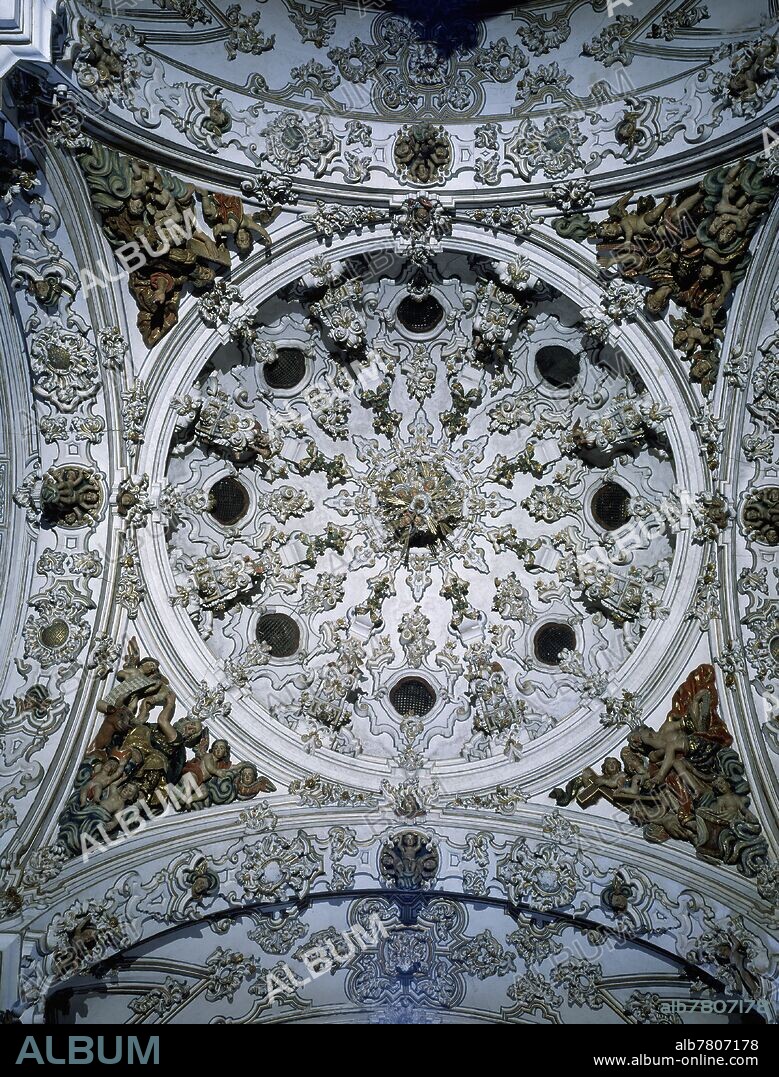 CUPULA DE LA IGLESIA DE LA LIMPIA CONCEPCION DE NUESTRA SEÑORA CONOCIDA COMO LA IGLESIA DE LOS DESCALZOS - SIGLO XVIII - BARROCO ESPAÑOL.