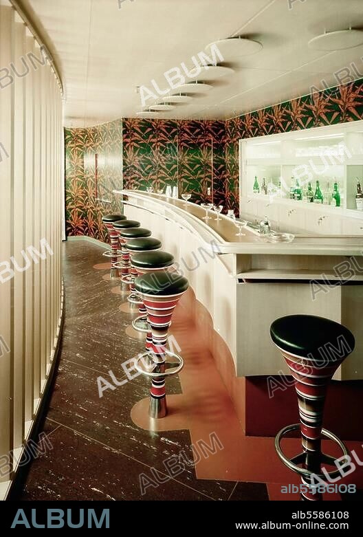 Schiffahrt:. Schiffstypen / Dampfer. Luxusdampfer "Bremen" (Norddeutscher Lloyd): Bar. Foto, undat. (um 1960?).