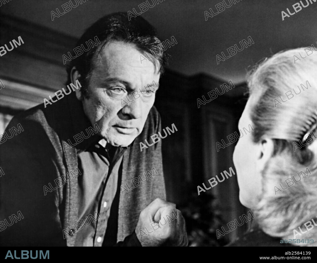 RICHARD BURTON en ALARMA: CATASTROFE, 1978 (THE MEDUSA TOUCH). Copyright WARNER BROTHERS.