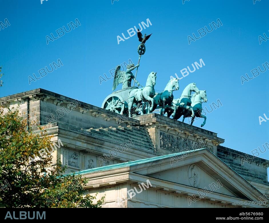 Berlin (Germany), Brandenburg Gate. (Built 1788-91 by C.G.Langhans. Quadriga, 1793, by J.G. Schadow). View of the Quadriga. Photo, October 1991 (Erik Bohr).