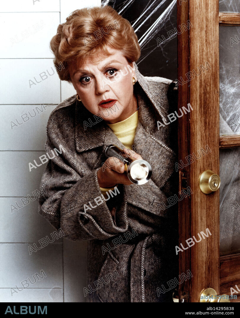 ANGELA LANSBURY in MURDER, SHE WROTE, 1984, directed by ALLEN REISNER, JERRY JAMESON, SEYMOUR ROBBIE and VINCENT MCEVEETY. Copyright Universal Pictures Television.