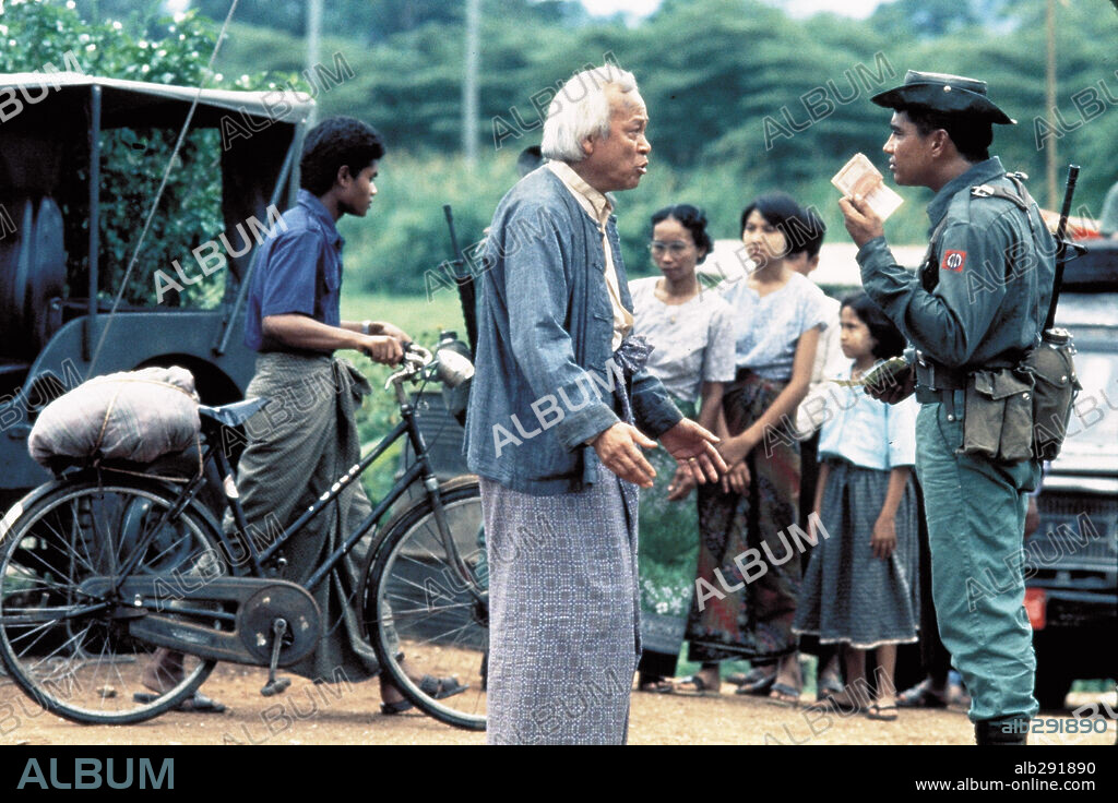 U AUNG KO in BEYOND RANGOON, 1995, directed by JOHN BOORMAN. Copyright PLESKOW/SPIKINS / RUBENSTEIN, BILL.