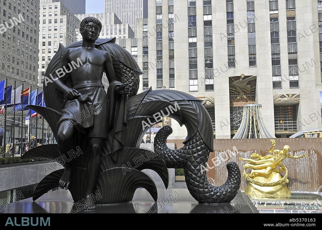 Golden statue of Prometheus by Paul Manship, midtown, Rockefeller Plaza, Manhattan, New York City, USA