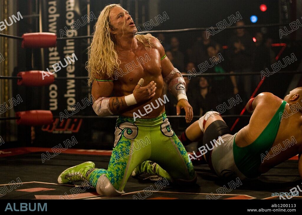 MICKEY ROURKE en EL LUCHADOR, 2008 (THE WRESTLER), dirigida por DARREN ARONOFSKY. Copyright SATURN FILMS.