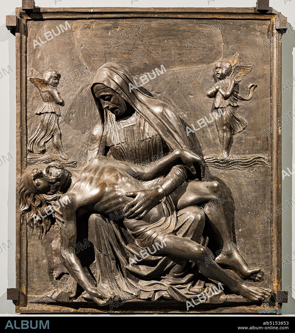 Lamentation, by Pietro Lombardo, high relief in bronze, around 1490. On the sides of the Virgin there are two sorrowful angels floating on clouds.