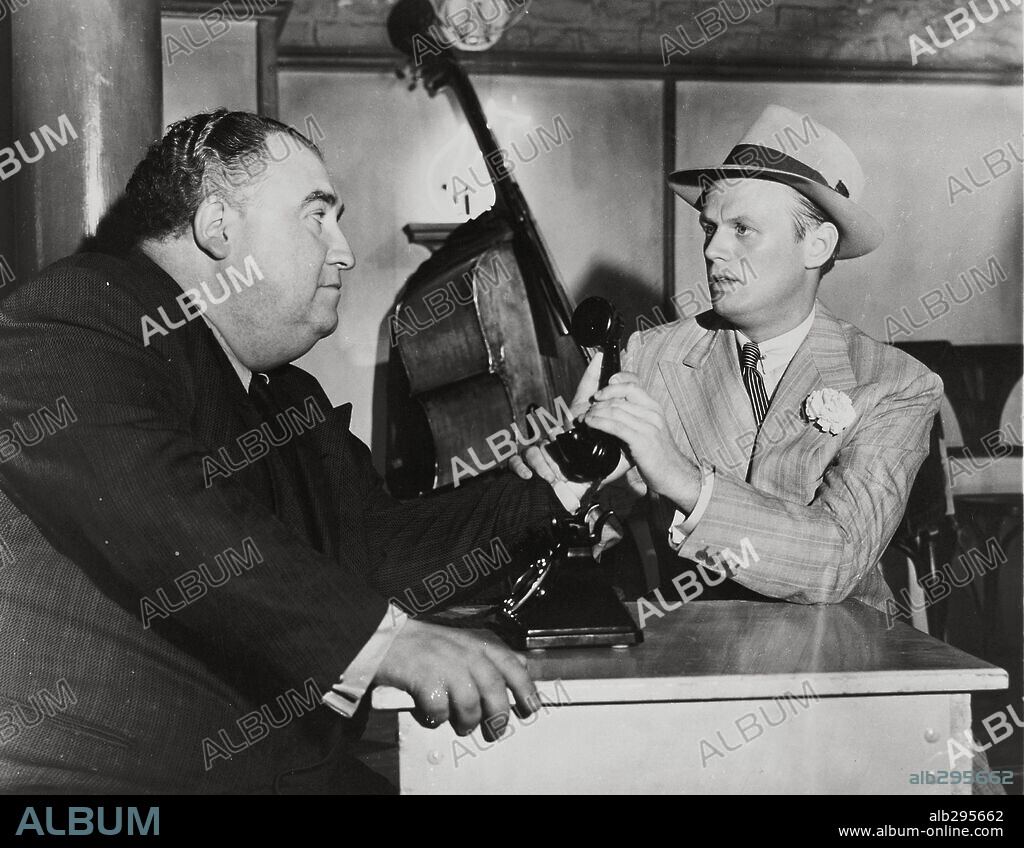 FRANCIS L. SULLIVAN and RICHARD WIDMARK in NIGHT AND THE CITY, 1950, directed by JULES DASSIN. Copyright 20TH CENTURY FOX.