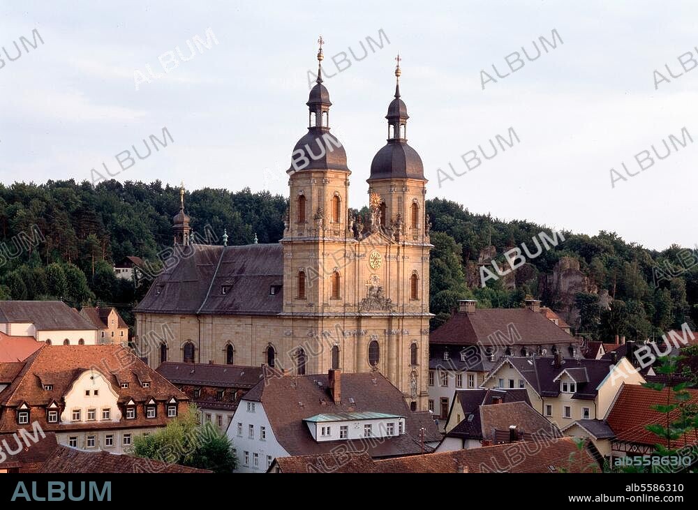 Gößweinstein (Oberfranken, Bayern), Wallfahrtskirche zur Hl. Dreifaltigkeit. (erbaut 1730-39; Architekt: Balthasar Neumann). Außenansicht von Nordwesten. Foto.