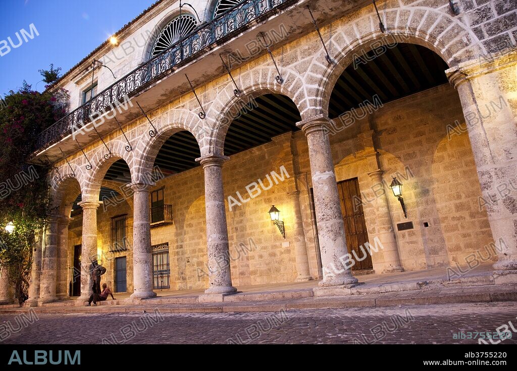Built in the 1700s an exterior portico connecting two palaces, in the Plaza de la Catedral, Old Havana, UNESCO World Heritage Site, Havana, Cuba, West Indies, Central America.