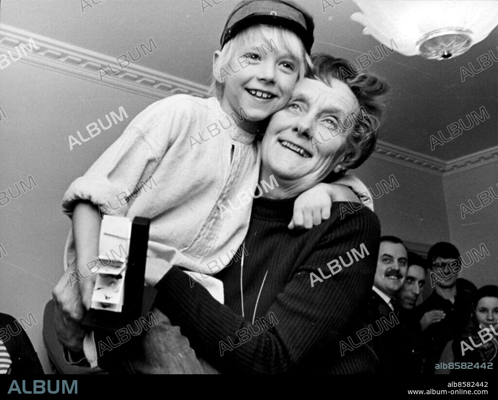 Jan Ohlsson som Emil i Lönneberga. här tillsammans med Astrid Lindgren. Jan Ohlsson skådespelare roll 1971. (c) Sydsvenskan / IBL.
