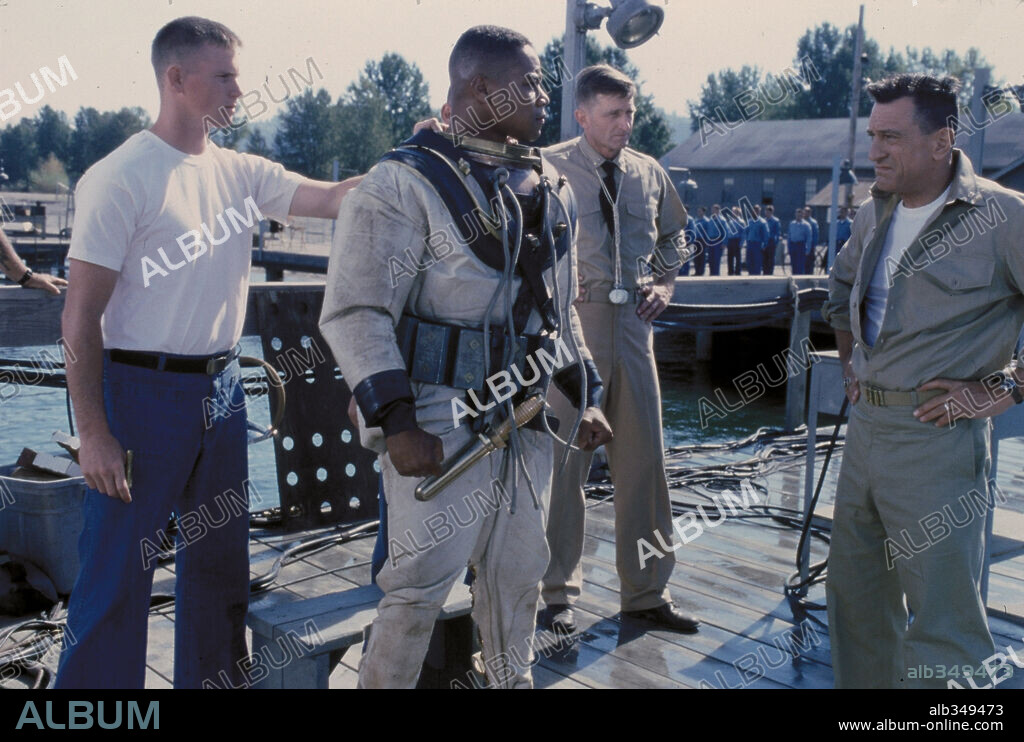 CUBA GOODING JR. en HOMBRES DE HONOR, 2000 (MEN OF HONOR), dirigida por GEORGE TILLMAN JR.. Copyright 20TH CENTURY FOX / CARUSO, PHILLIP.