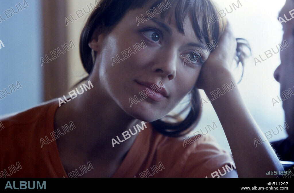FIONA O'SHAUGHNESSY in GOLDFISH MEMORY, 2003, directed by GILL LIZ. Copyright GOLDFISH FILMS/IRISH FILM BOARD.