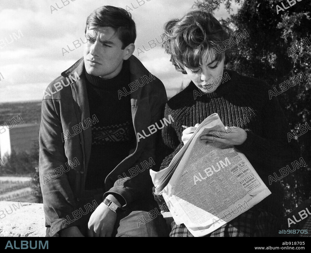 ELENA MARIA TEJEIRO y LUIGI GIULIANI en EL ARTE DE VIVIR, 1965, dirigida por JULIO DIAMANTE. Copyright SELECCIONES HUGUET.