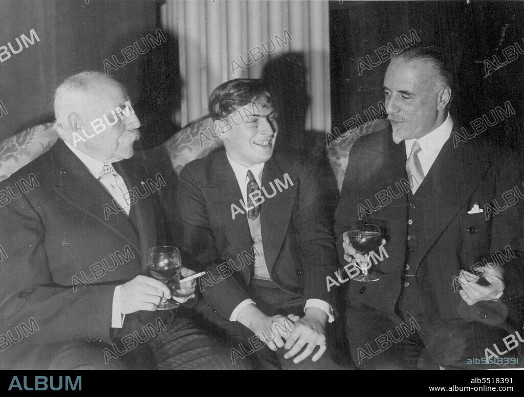 Yehudi Menuhin with Sir Thomas Beecham and (left) Sir Edward Elgar at a reception held at Grosvenor House, London.The Concert held at the Albert Hall was the most sensational of the present season.Sir Edward Elgar and Sir Thomas Beecham both conducted, and young Yehudi Menuhin played the former's violin concerto. Menuhin is the highest-paid musical performer in the the world. December 30, 1932. (Photo by Central News).