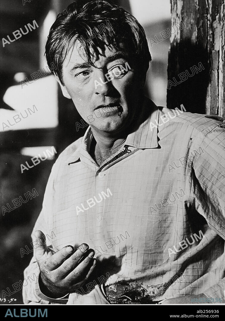 ROBERT MITCHUM in CAPE FEAR, 1962, directed by J. LEE THOMPSON. Copyright UNIVERSAL PICTURES.