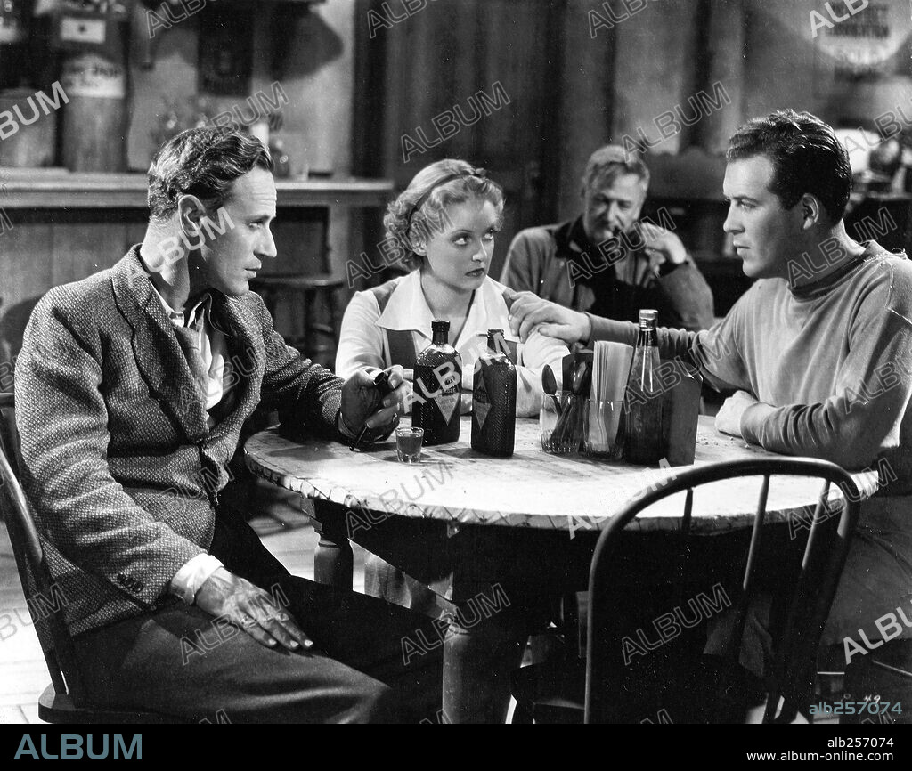BETTE DAVIS und LESLIE HOWARD in THE PETRIFIED FOREST, 1936, unter der Regie von ARCHIE MAYO. Copyright WARNER BROTHERS.