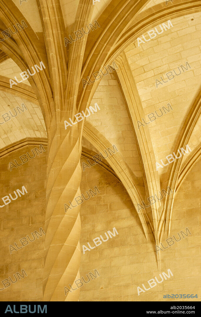 Palma's Lonja building (La Llotja), spiral fluted columns, 15th century, Palma de Mallorca, Balearic Islands, Spain.