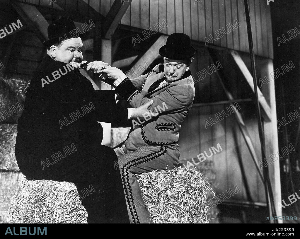 OLIVER HARDY und STAN LAUREL in THE BULLFIGHTERS, 1945, unter der Regie von MALCOLM ST. CLAIR. Copyright 20TH CENTURY FOX.