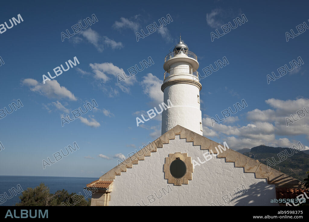 Faro des Cap Gros.Puerto de Sollér.Sierra de Tramuntana.Mallorca.Islas Baleares. Spain.