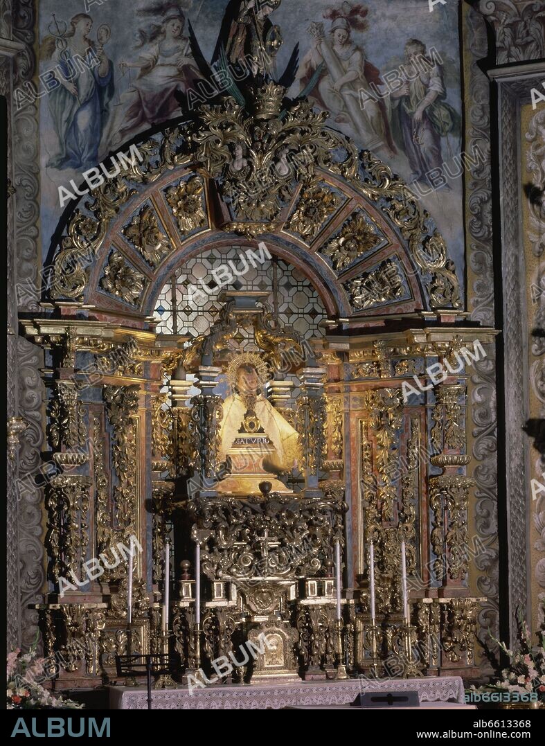 ALTAR MAYOR CON LA IMAGEN DE SAN SATURIO.