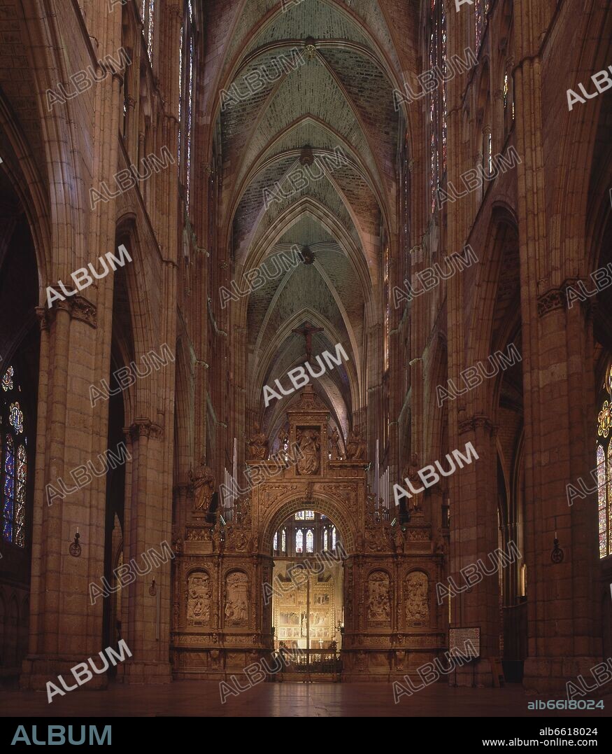 INTERIOR DE LA CATEDRAL DE LEON - SIGLO XIII - GOTICO ESPAÑOL.