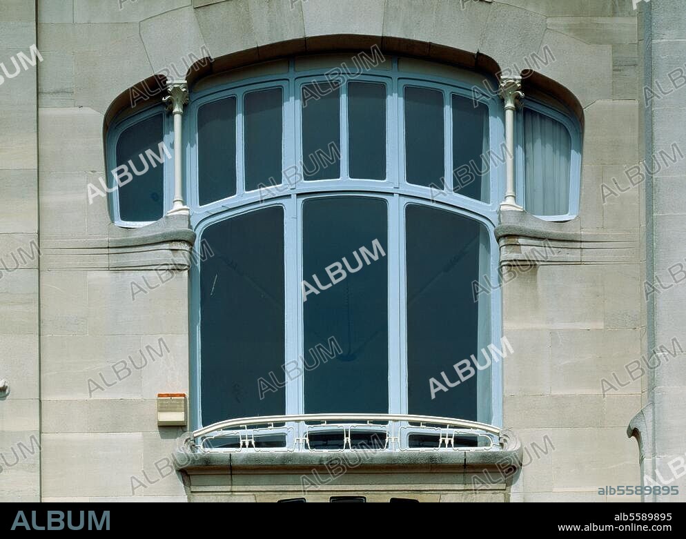Brüssel, Hôtel van Eetvelde, 2-4 Av. Palmerston, (Victor Horta / Fenster © Jochen Helle Format / Filmsize: 6 × 9 cm.