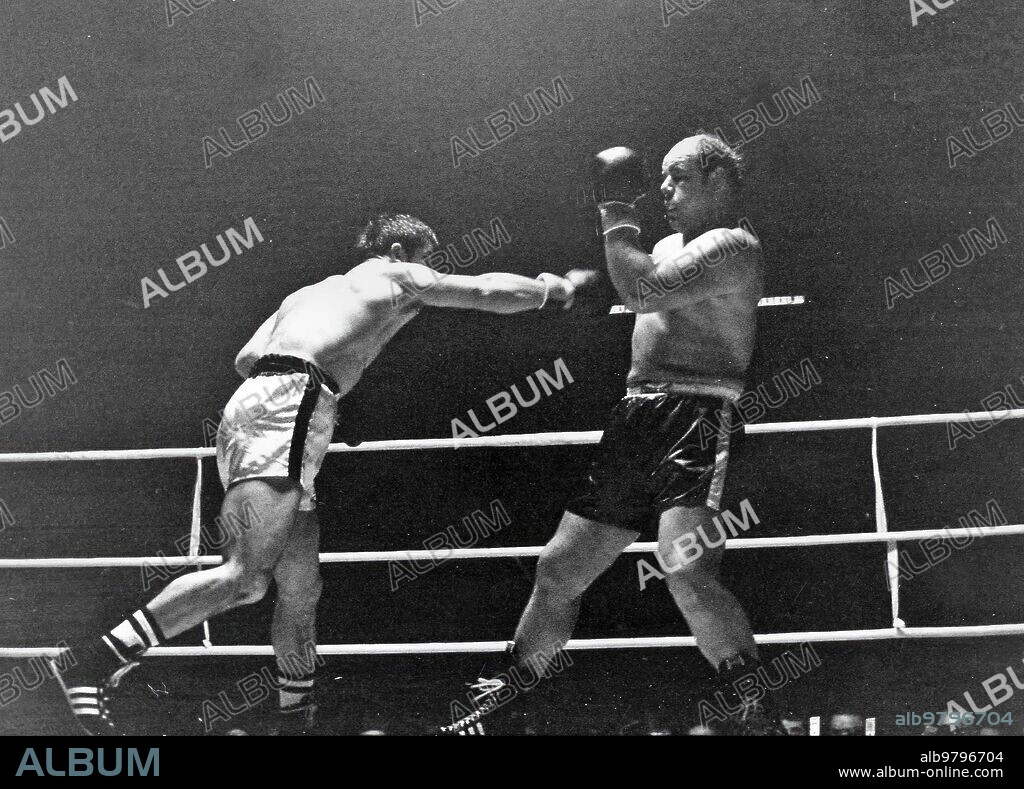 Madrid. 04/03/1970. José Manuel Ibar "Urtain", European heavyweight champion by defeating Peter Weiland at the Palacio de los Deportes in Madrid.
