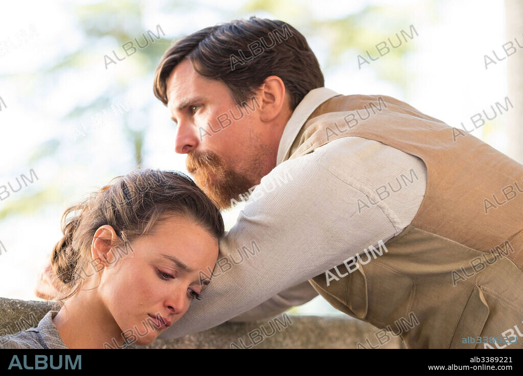 CHARLOTTE LE BON y CHRISTIAN BALE en LA PROMESA, 2016 (THE PROMISE), dirigida por TERRY GEORGE. Copyright Rafael Catering, Babieka, Survival Pictures, Wonderful Films.