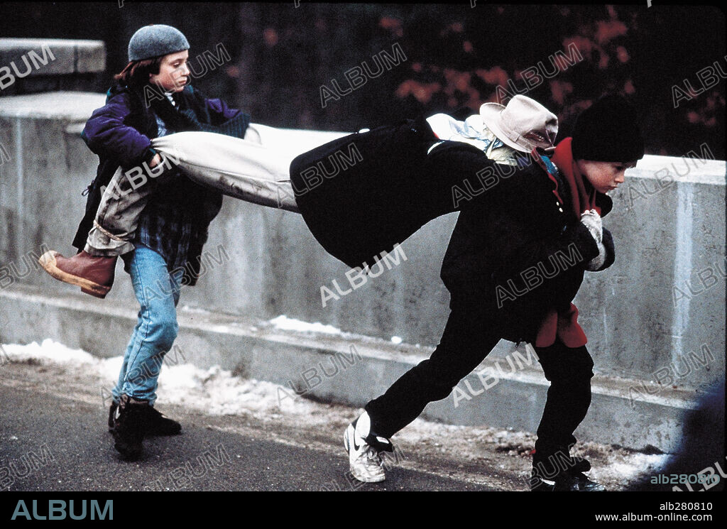 ELIJAH WOOD and MACAULAY CULKIN in THE GOOD SON, 1993, directed by JOSEPH RUBEN. Copyright 20TH CENTURY FOX / HAYES, KERRY.