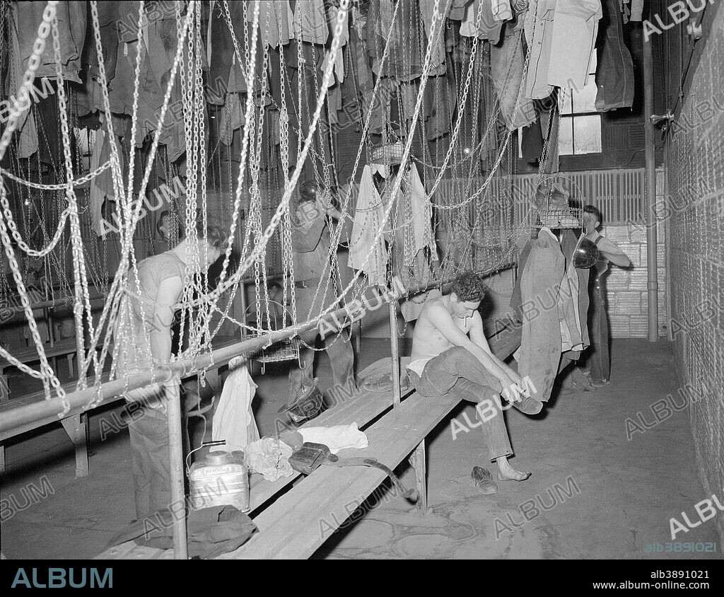 July 9, 1946 - Miners changing clothes in wash and change house. Union Pacific Coal Company, Reliance Mine, Reliance, Sweetwater County, Wyoming.