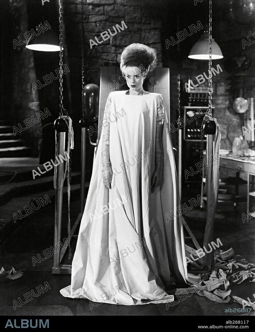 ELSA LANCHESTER in THE BRIDE OF FRANKENSTEIN, 1935, directed by JAMES WHALE. Copyright UNIVERSAL PICTURES.