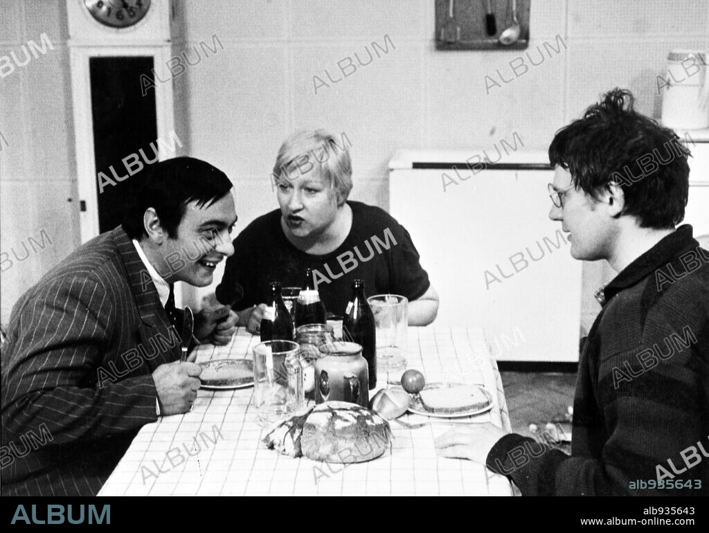 SATANSBRATEN, 1976 (SATAN'S BREW), directed by RAINER WERNER FASSBINDER. Copyright CINEGATE LTD.