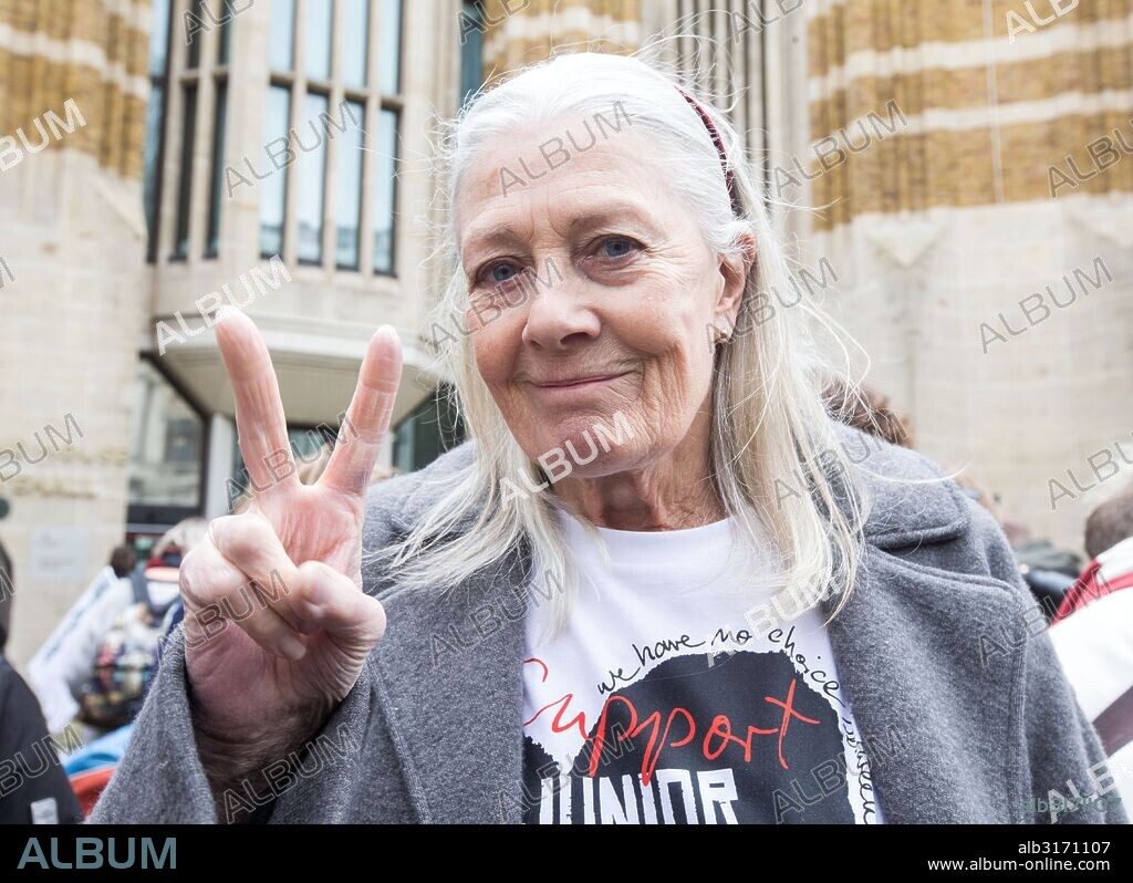 April 6, 2016 - London, Greater London, United Kingdom - Actress VANESSA REDGRAVE showed her support for the Doctors and health workers.Doctors,nurses,carers and campaigners protest outside the Department of Health about their pay and working conditions. 06/04/2016
