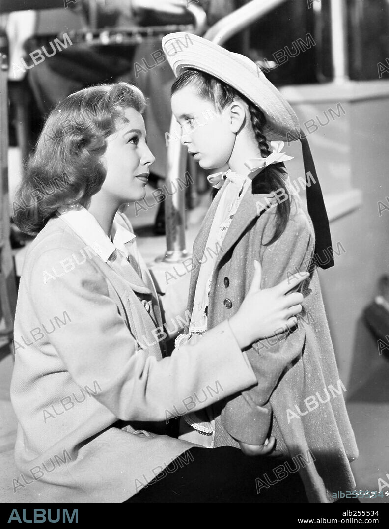 JUNE ALLYSON and MARGARET O'BRIEN in MUSIC FOR MILLIONS, 1944, directed by HENRY KOSTER. Copyright METRO GOLDWYN MAYER.