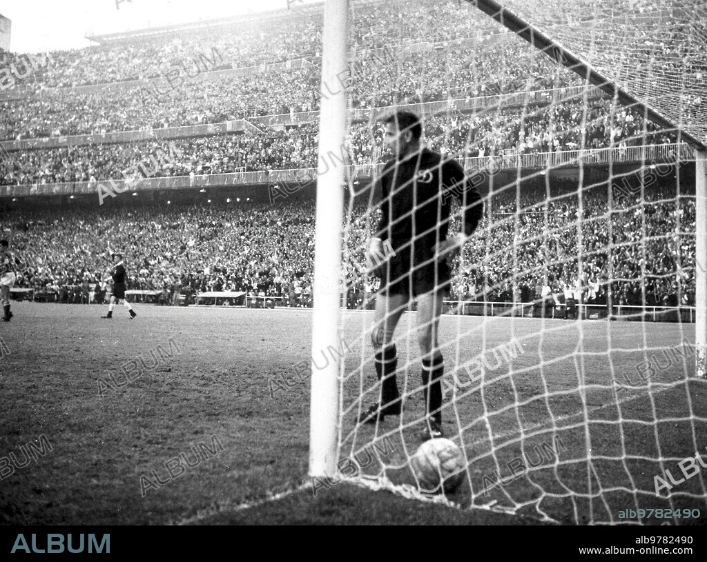 Madrid. 06/21/1964. Final of the European Football Championship between the teams of Spain and the USSR. The match was held at the Santiago Bernabéu Stadium and ended with the result of Spain 2 - USSR 1. In the image, the ball in the goal after Marcelino's goal.