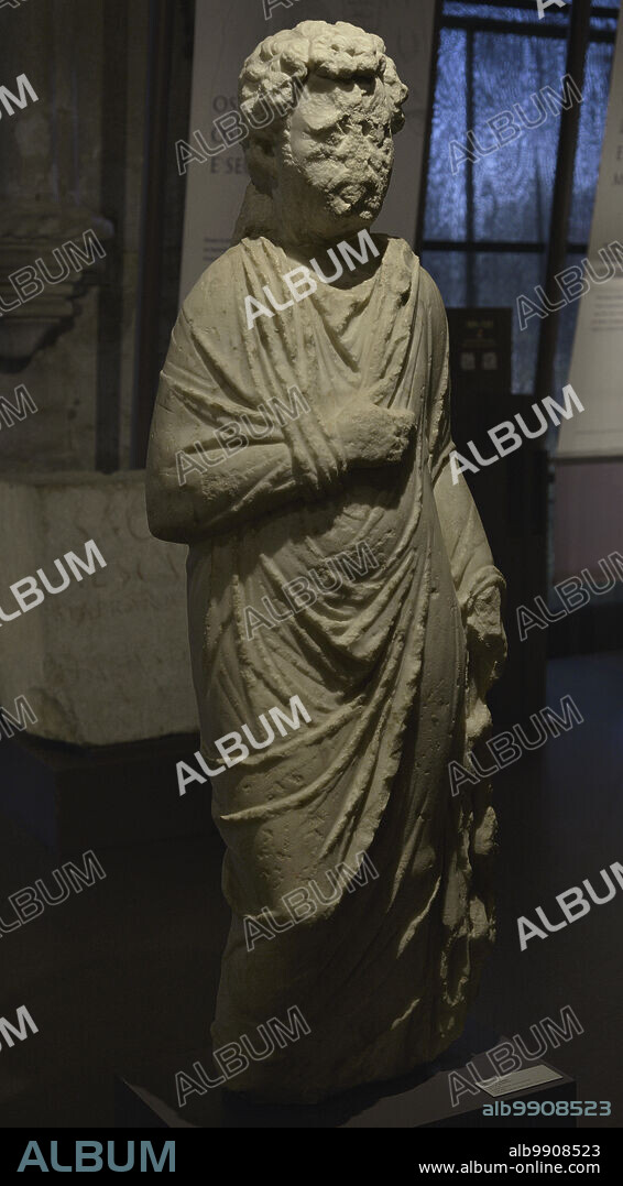 Estatua de Esculapio, dios de la medicina. Siglos I-II d.C. Procede de la villa romana de Herdade do Monte da Salsa. Brinches. Serpa, distrito de Beja, Portugal. Museo Nacional de Arqueología. Lisboa. Portugal.