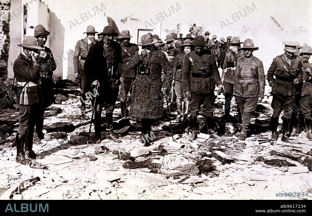 Morocco Campaign, disaster of Annual (Anoual), July 1921, officers before the bodies of the Spanish soldiers in the fortress of Mount Arruit.