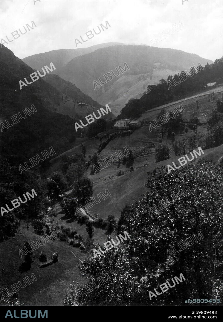 1935. Paisaje del pueblo de Roncesvalles (Navarra).