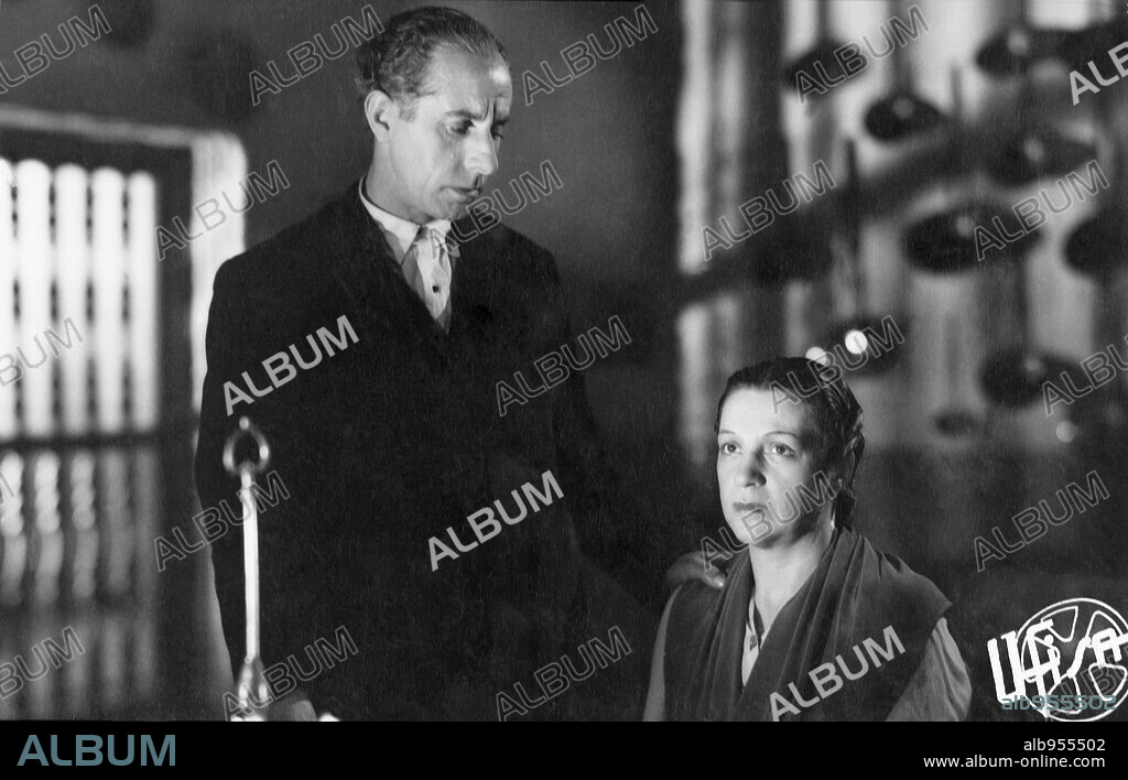JESUS TORDESILLAS y TARSILA CRIADO en LA MALQUERIDA, 1940, dirigida por JOSE LOPEZ RUBIO.