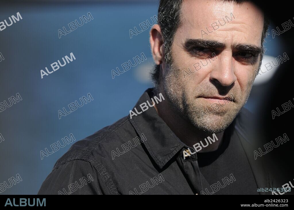 LUIS TOSAR en EL NIÑO, 2014, dirigida por DANIEL MONZON. Copyright CANAL SUR TELEVISION.