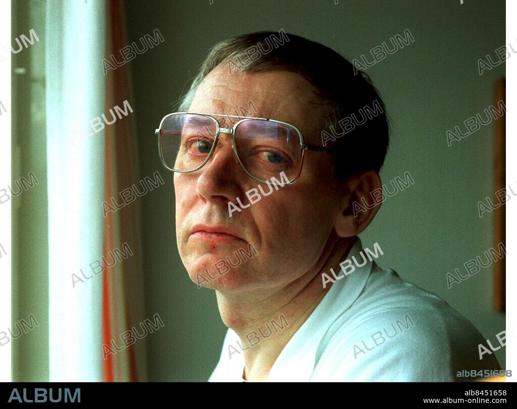 STOCKHOLM 20.3.1997, - Bombmannen Lars TINGSTRÖM fotograferad på kärnsjukhuset i Skövde strax före sin död i april 1993. På sin dödsbädd på sjukhuset i Skövde berättade Tingström för advokat Pelle Svensson att han gett order om mordet på Olof Palme. En månad före sin död fick han avslag av regeringen på sin sjunde och sista nådeansökan.. COPYRIGHT PRESSENS BILD Foto: Pelle Lund. **F-bild** (code224).