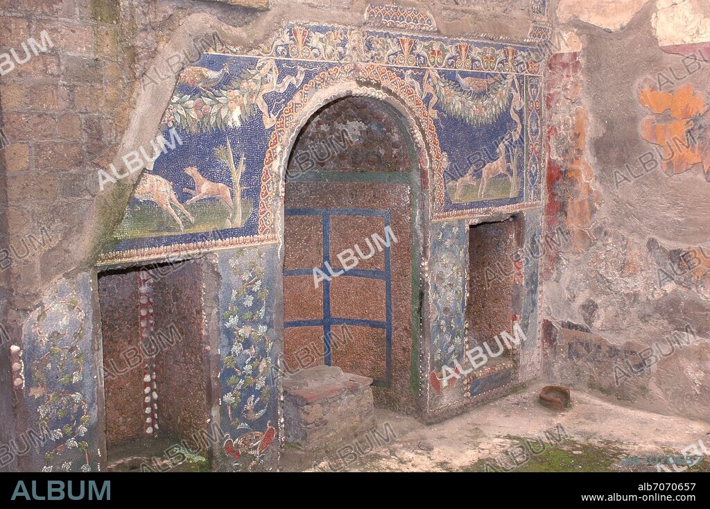 NINFEO DE LA CASA DE NEPTUNO Y ANFITRITE - SIGLO I.