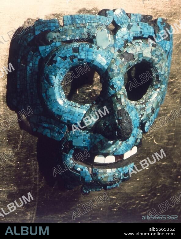 Aztec. Mask of Quetzalcoatl, the feathered snake. (The face is formed by the coils of a snake). With turquoise and shell. (Photo: Werner Forman). London, British Museum.