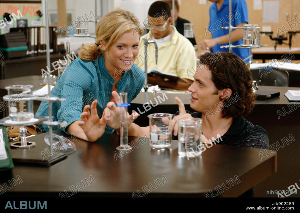 BRITTANY SNOW y PENN BADGLEY en TODAS CONTRA EL, 2006 (JOHN TUCKER MUST DIE), dirigida por BETTY THOMAS. Copyright 20TH CENTURY FOX / PERA, DIYAH.
