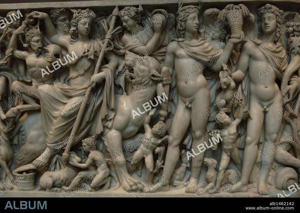 ARTE ROMANO. ITALIA. SARCOFAGO con la representación de DIONISO SENTADO SOBRE SU PANTERA Y LAS CUATRO ESTACIONES. Fechado h. 260-270. S. III. Mármol. Probablemente procede de Roma. Museo Metropolitano de Arte. Nueva York. Estados Unidos.