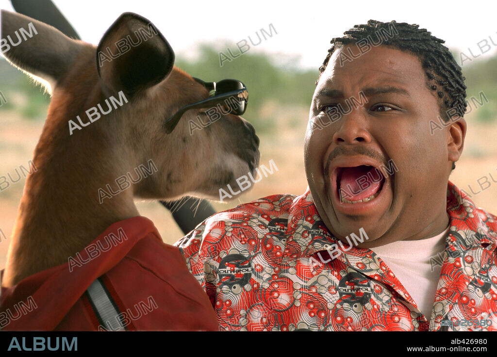 ANTHONY ANDERSON en CANGURO JACK, TRINCA Y BRINCA, 2003 (KANGAROO JACK), dirigida por DAVID MCNALLY. Copyright WARNER BROS. PICTURES.