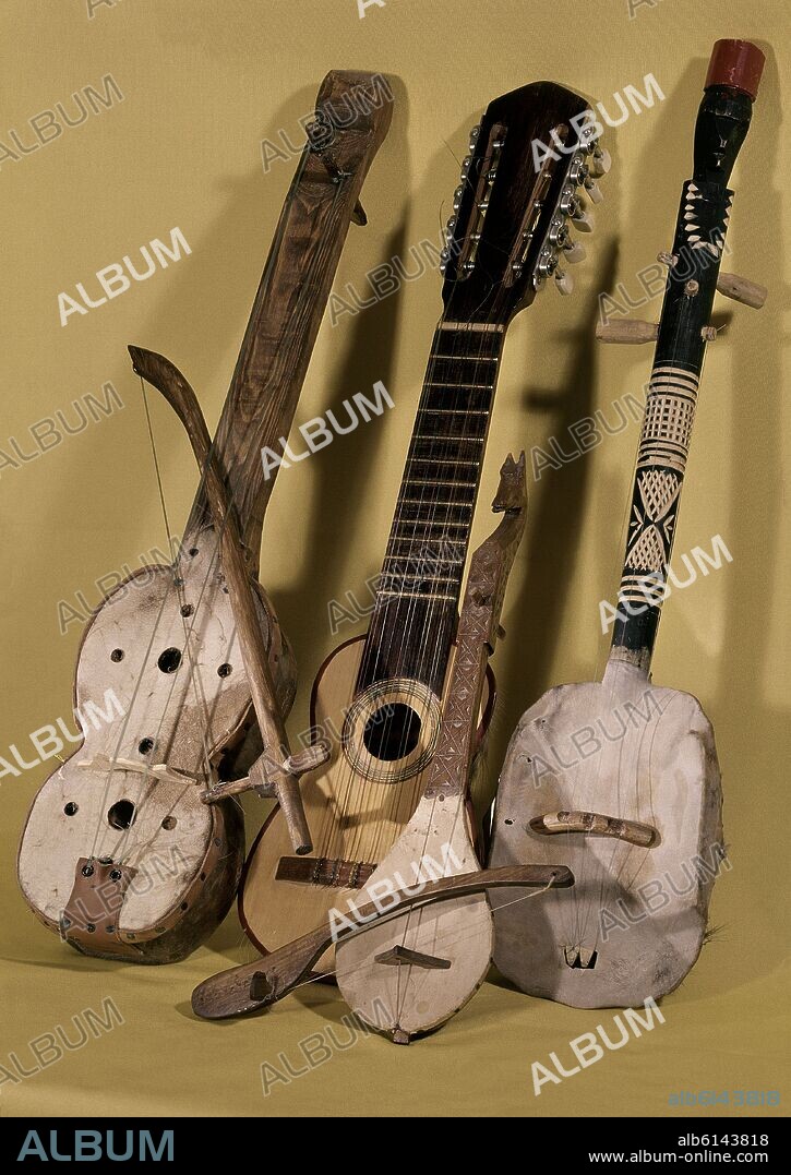 INSTRUMENTO MUSICAL ARGENTINA - RABEL Y CHARANGO.