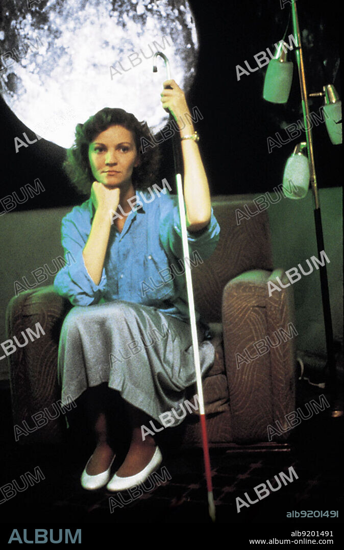 JOAN ALLEN in MANHUNTER, 1986, directed by MICHAEL MANN. Copyright DE LAURENTIS ENTERTAINMENT GROUP.