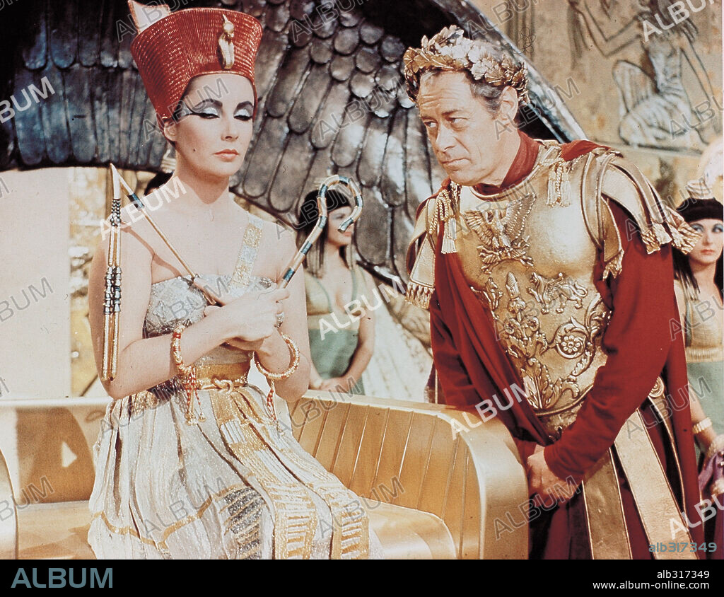 GAIUS JULIUS CAESAR, Cleopatra, REX HARRISON und ELIZABETH TAYLOR. ELIZABETH TAYLOR und REX HARRISON in CLEOPATRA, 1963, unter der Regie von JOSEPH L. MANKIEWICZ. Copyright 20TH CENTURY FOX.
